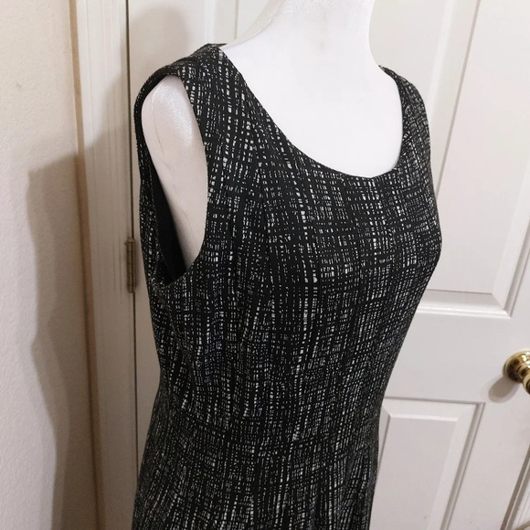 Calvin Klein black white artsy art to wear fit and flare sheath sleeveless 12 - Picture 4 of 14
